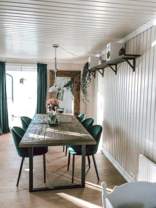 Office bench with height adjustable desks